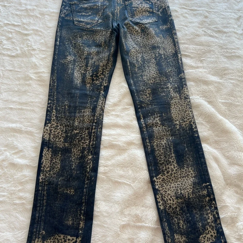 Robins Straight Leg Leopard Print Jeans - Picture 2 of 2